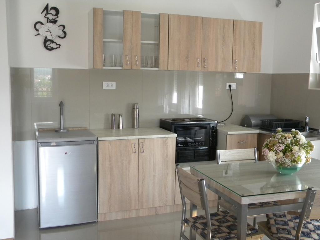 Apartment Srebrni Oblak أراندجيلوفاك المظهر الخارجي الصورة